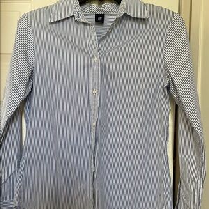 GAP women’s White and Blue Pinstripe Shirt